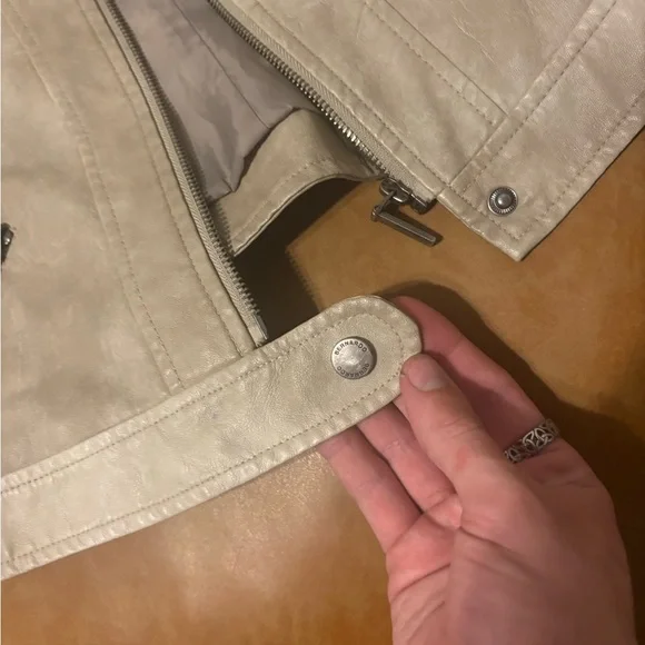 Bernardo Girls Jacket Women Size 14/16 Beige Zip Up & Buckle NWOT Pockets - Picture 9 of 12